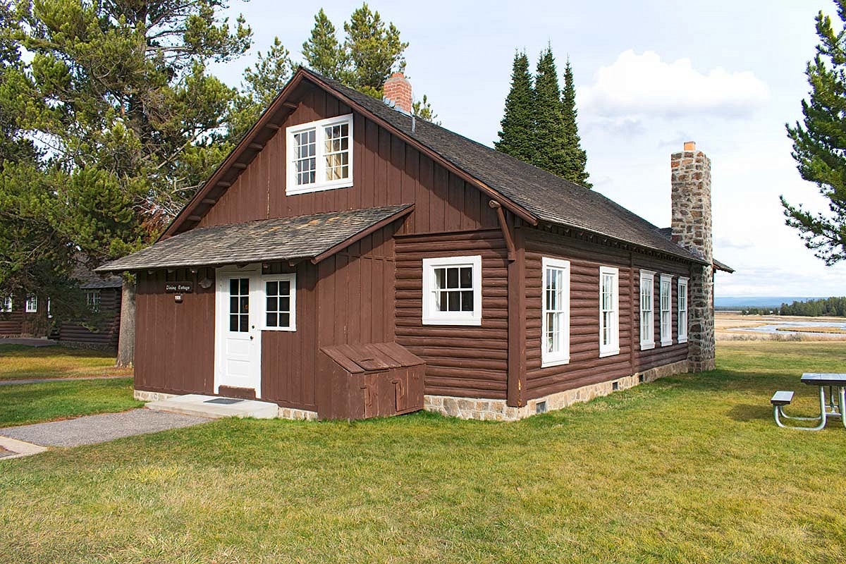 Railroad Ranch Dining Cottage