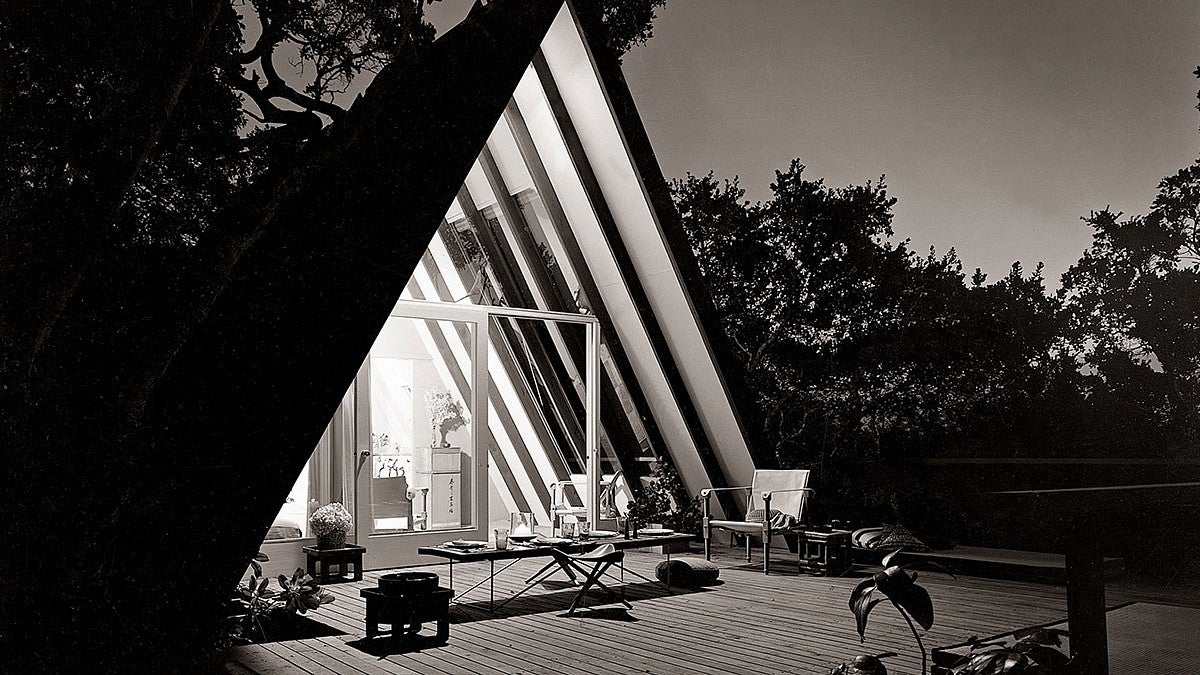John Campbell’s Leisure House (1953) in Mill Valley, California. (All images from A-Frame Second Edition, © 2020 Chad Randl/Photograph by Morley Baer)