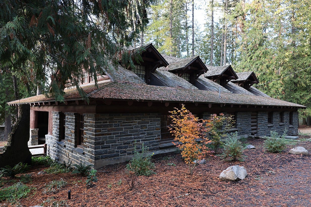 Photograph of a cabin in Heyburn State Park. 